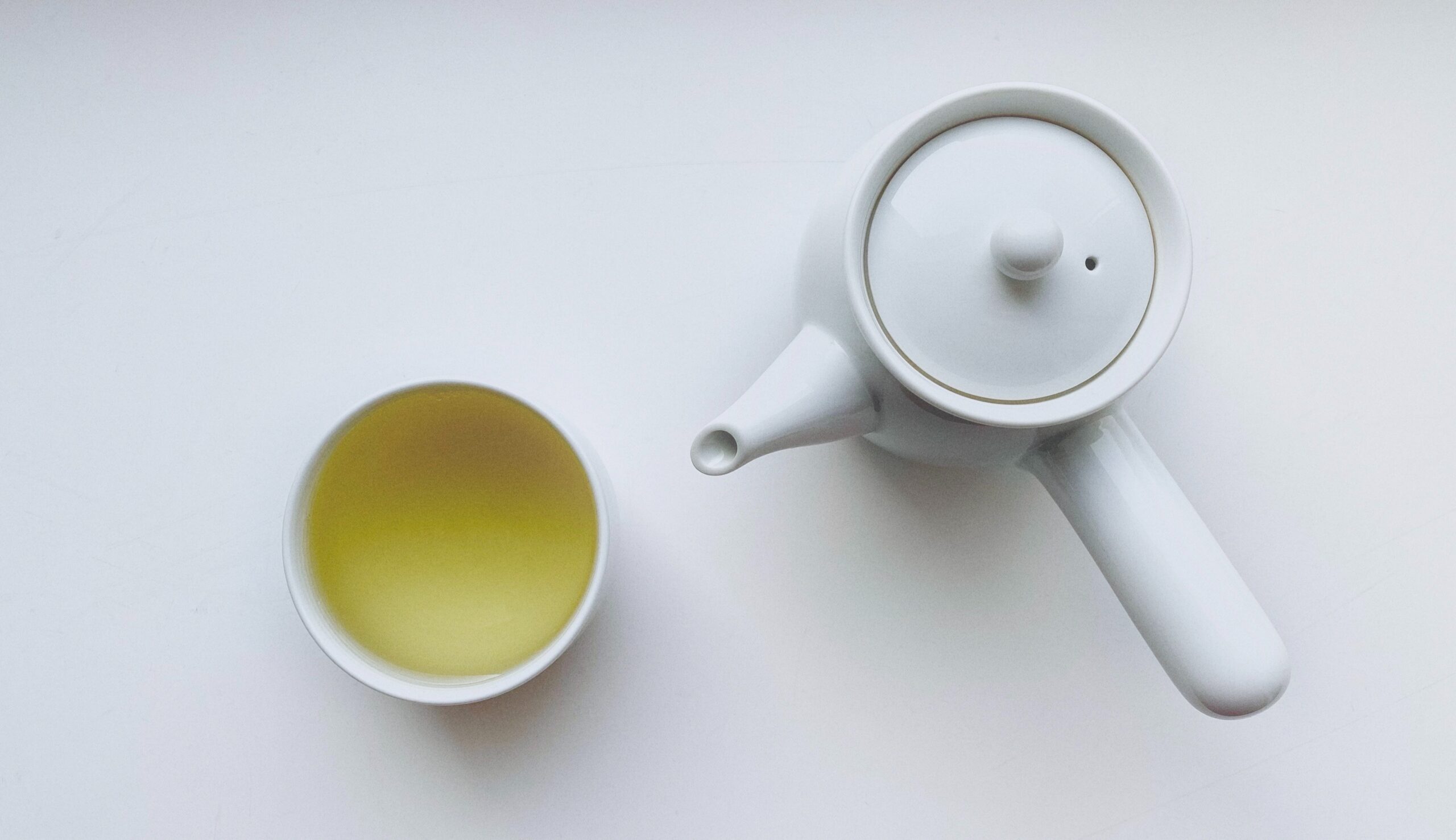 فوائد الشاي الأبيض بعد الأكل